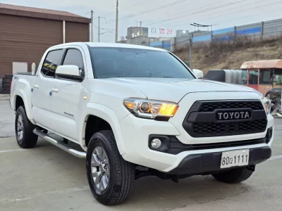 Toyota TACOMA