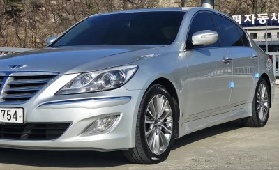 Hyundai Genesis