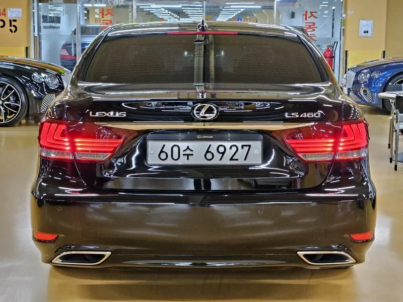 Lexus LS