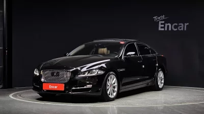 Jaguar XJ