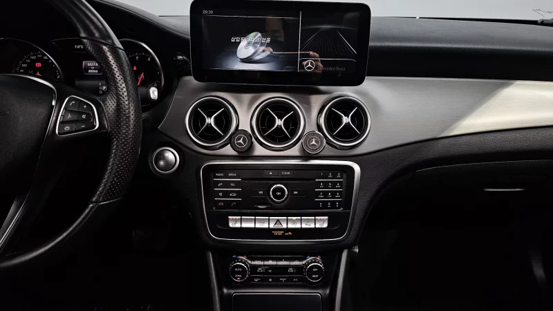 Mercedes-Benz GLA-Class