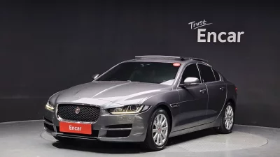 Jaguar XE