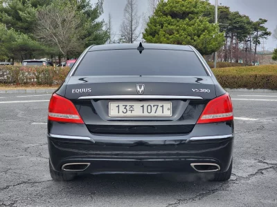 Hyundai Equus