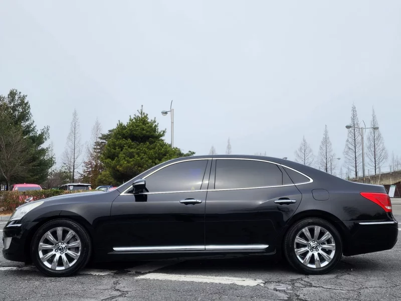 Hyundai Equus