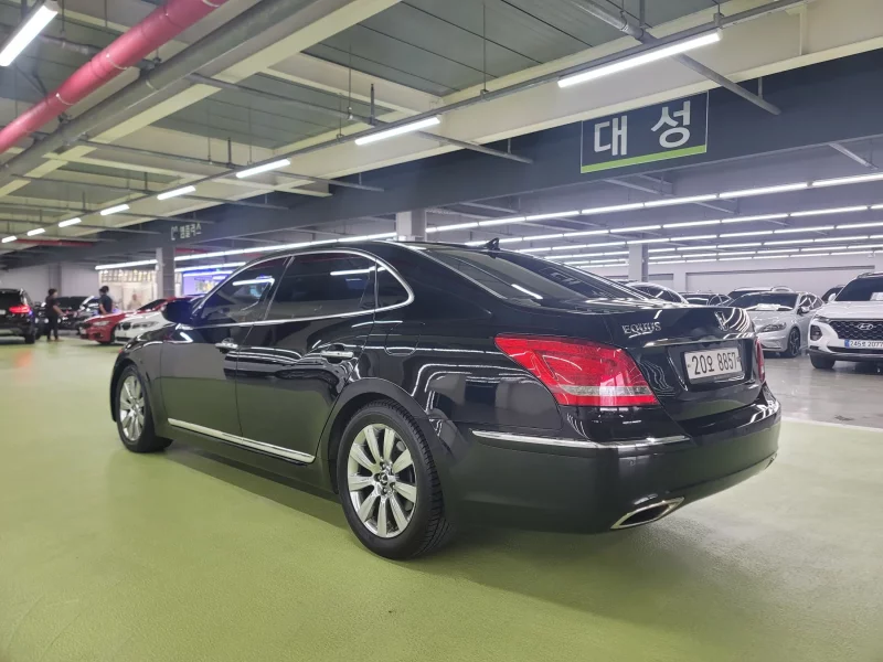 Hyundai Equus