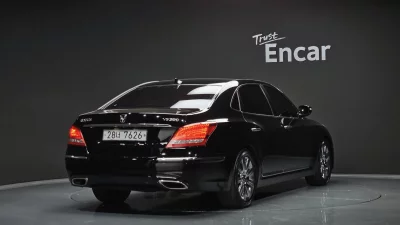 Hyundai Equus