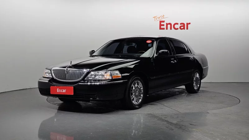 Lincoln TOWN CAR