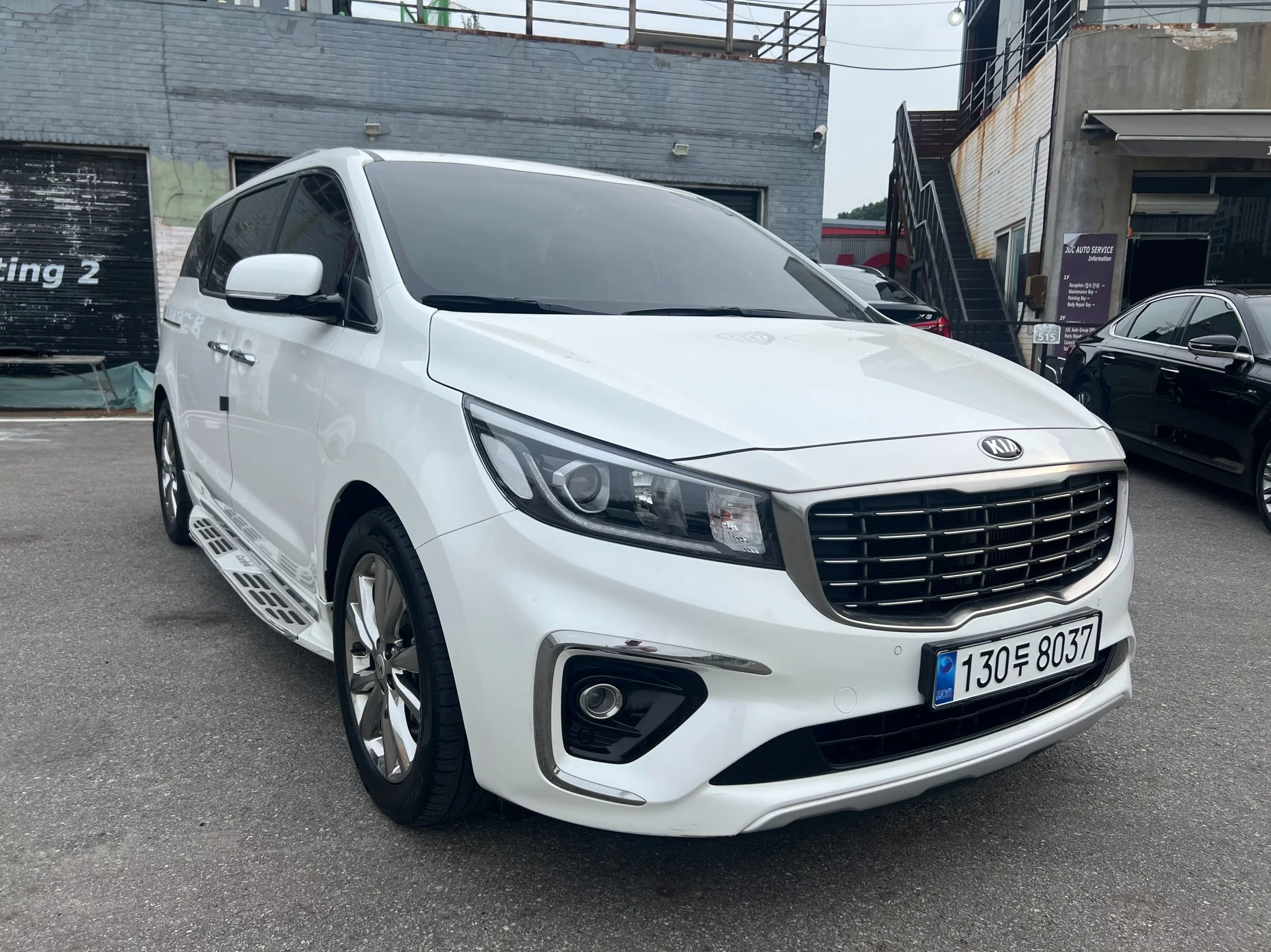 Продажа авто Kia Carnival 2019 года из Кореи, лот №37565182