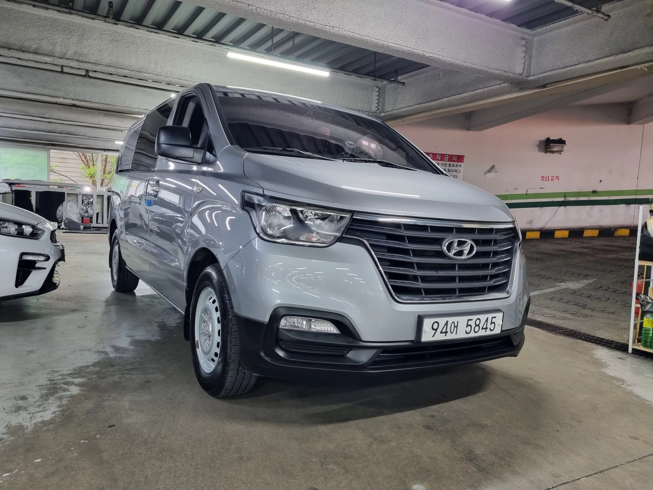 HYUNDAI STAREX, лот № 37567029 из Кореи