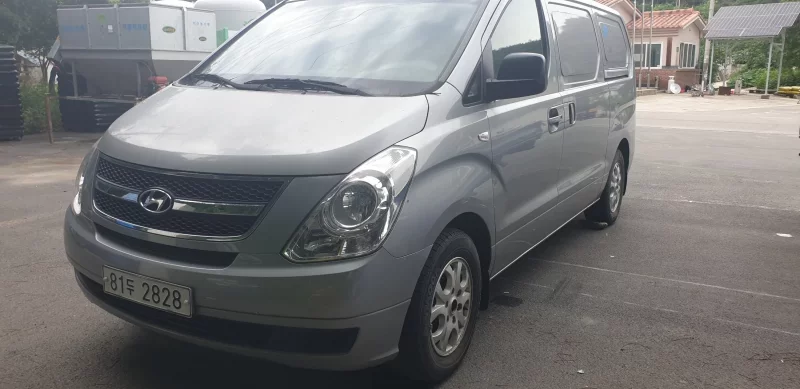 Hyundai Starex