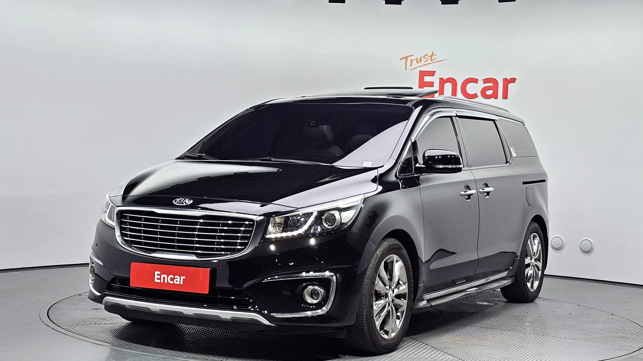 Купить Kia Carnival 2016 года. №37581077