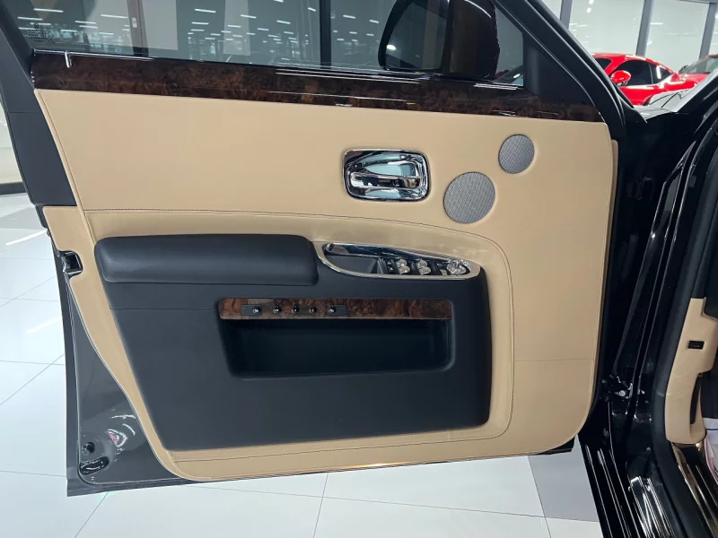 Rolls-Royce GHOST