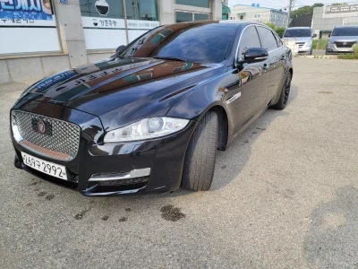 Jaguar XJ