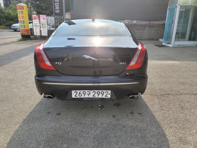 Jaguar XJ