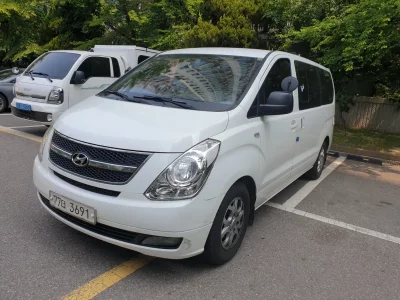 Hyundai Starex