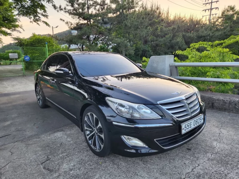 Hyundai Genesis