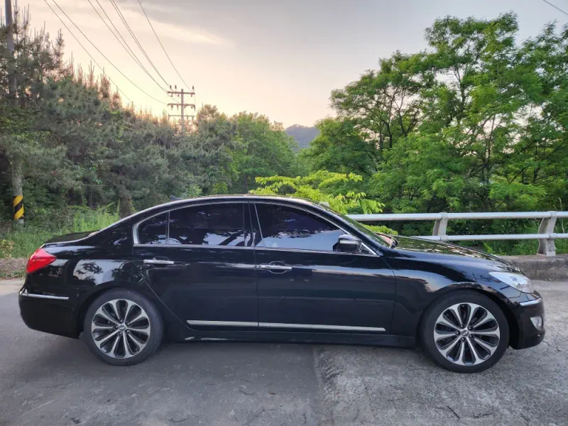 Hyundai Genesis