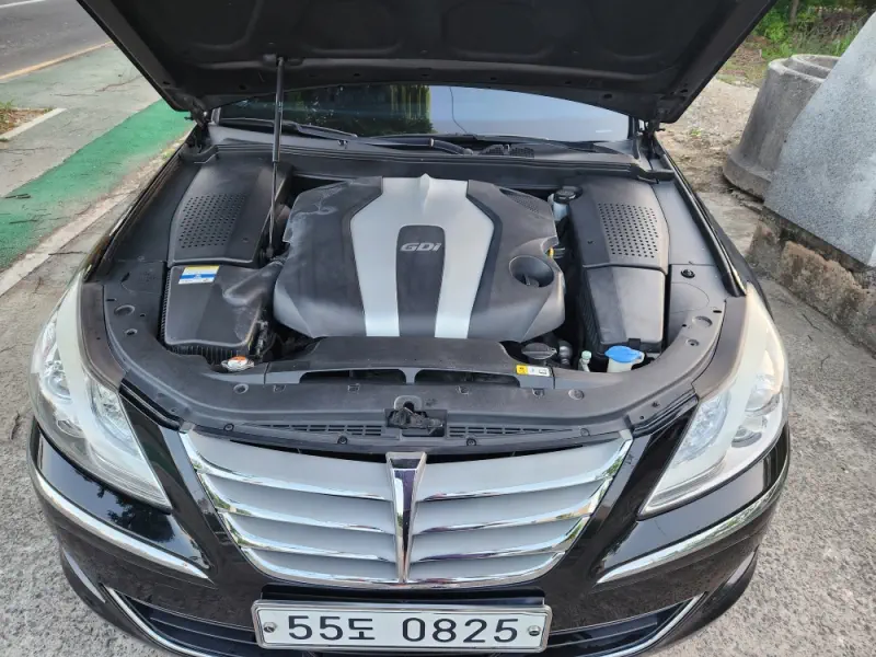 Hyundai Genesis