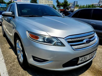 Ford TAURUS