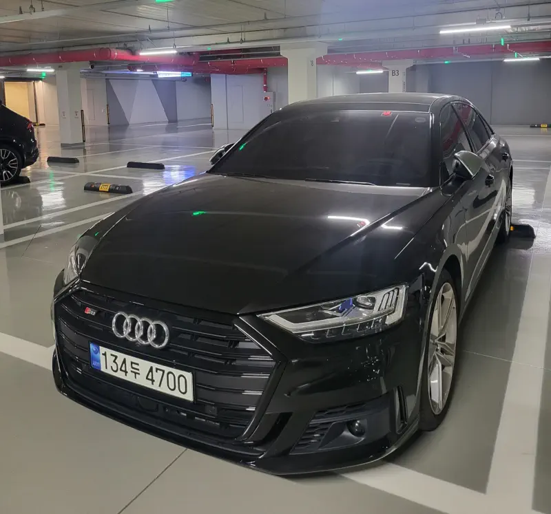 Audi S8