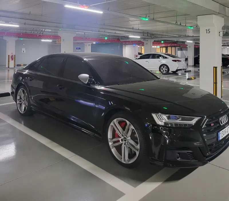Audi S8