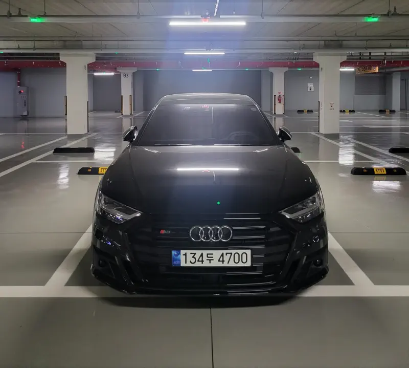 Audi S8