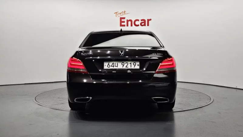 Hyundai Equus