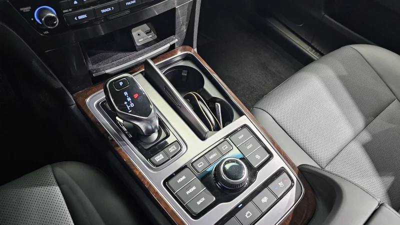 Hyundai Equus