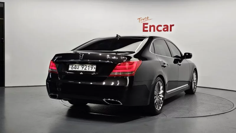Hyundai Equus