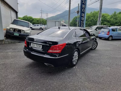 Hyundai Equus