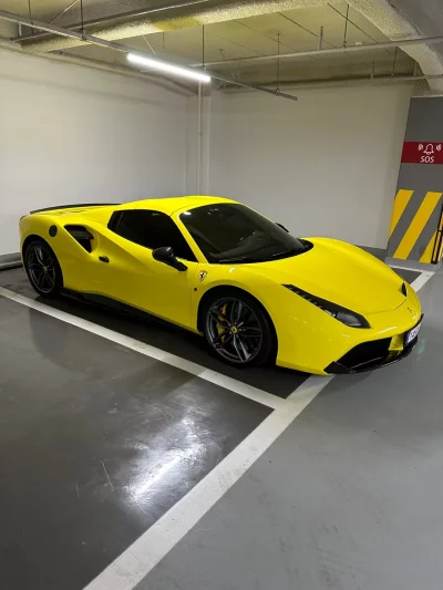 Ferrari 488