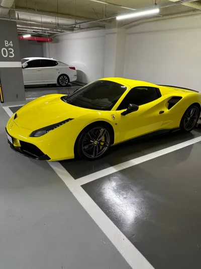 Ferrari 488