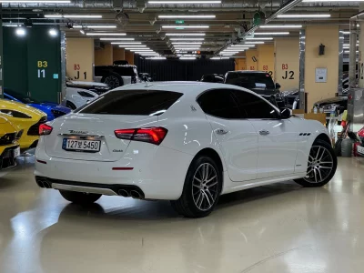 Maserati GHIBLI