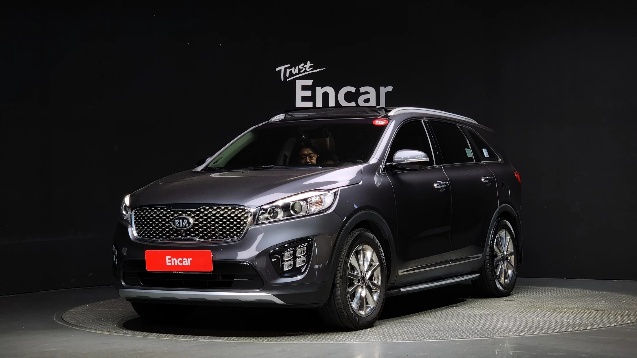 Kia Sorento 2017 г. лот №37679812 из Кореи, цены с доставкой во Владивосток.