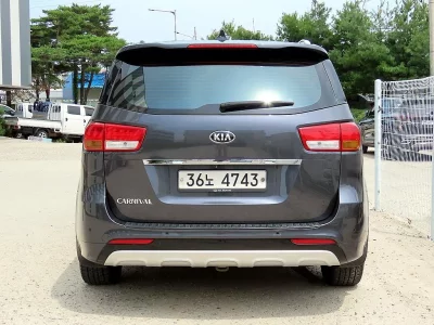 Kia Carnival