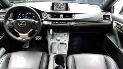 Lexus CT200h