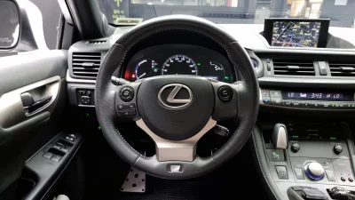 Lexus CT200h