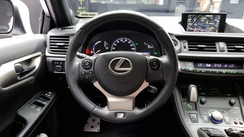 Lexus CT200h