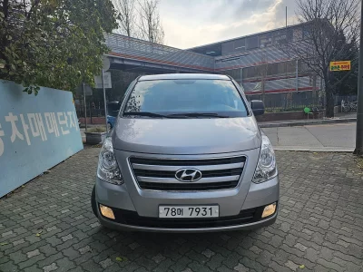 Hyundai Starex