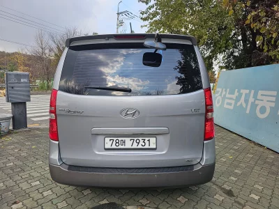 Hyundai Starex