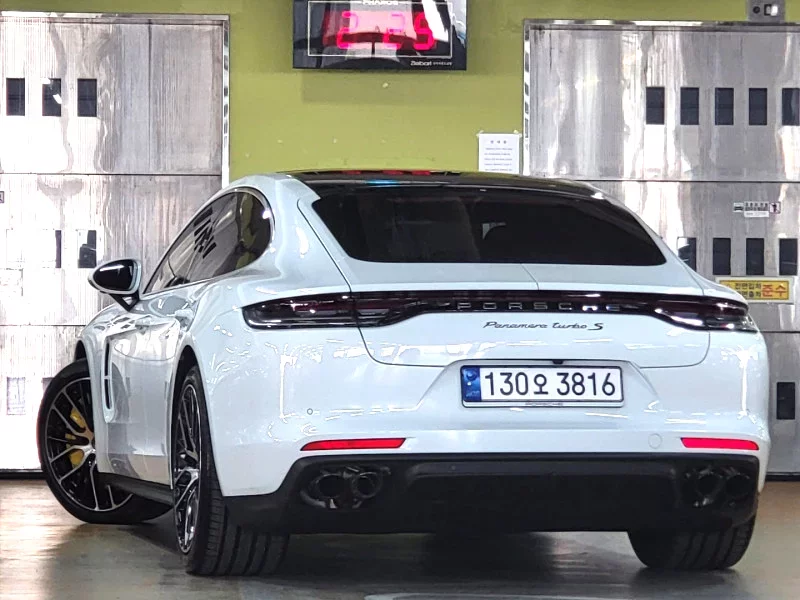 Porsche PANAMERA