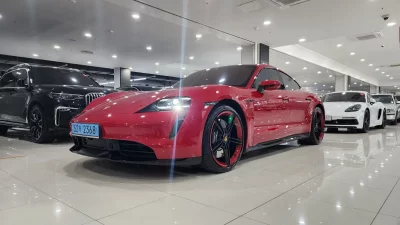 Porsche TAYCAN