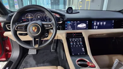 Porsche TAYCAN