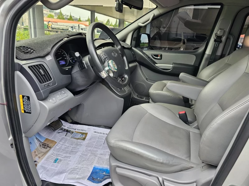 Hyundai Starex