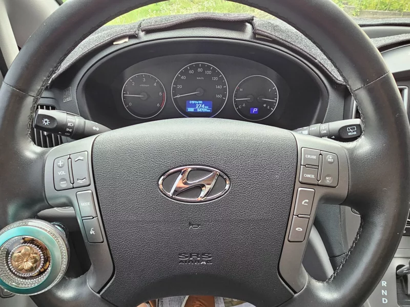 Hyundai Starex