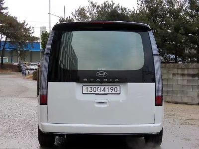 Hyundai Staria