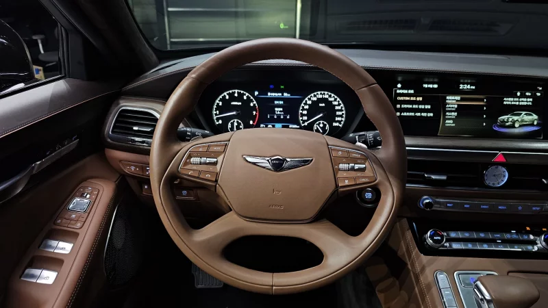 Genesis G90