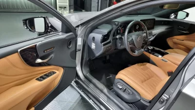 Lexus LS