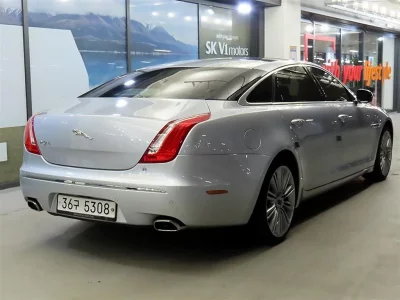 Jaguar XJ