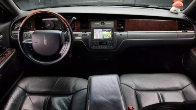 Lincoln TOWN CAR